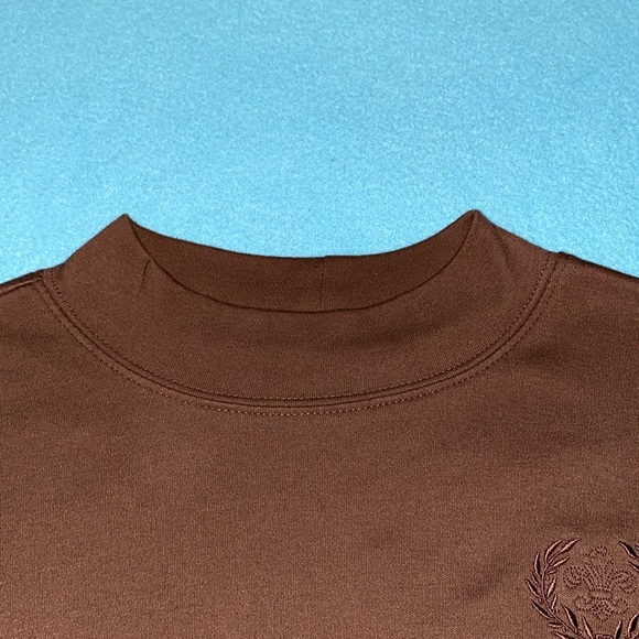 BLAIR mock turtleneck long sleeve chocolate brown embroidered crest fall size M - Picture 4 of 10